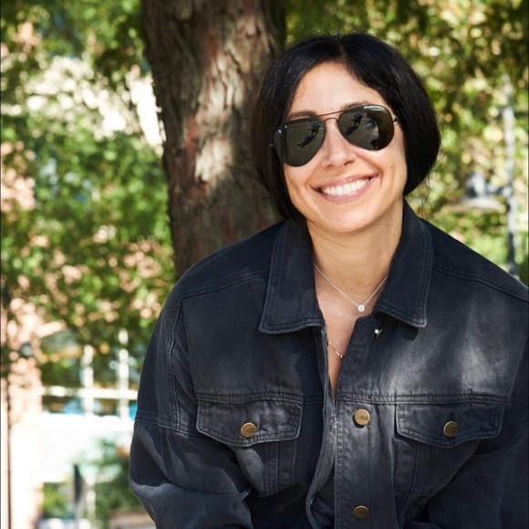 Meet your Posher, Heather - Picture 1 of 1